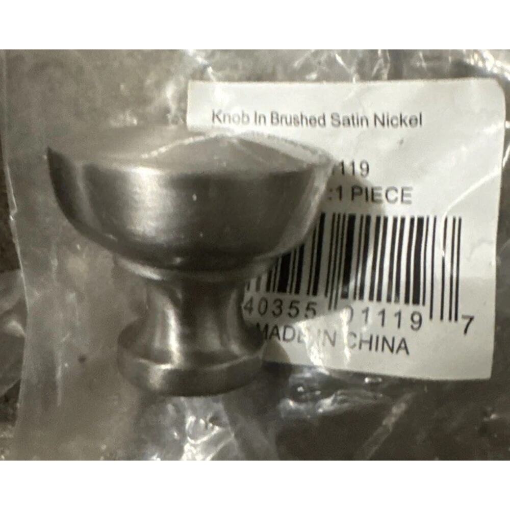 Top Knobs M1119 Bergen 1.25" Cabinet Knob Brushed Satin Nickel Asbury Round New